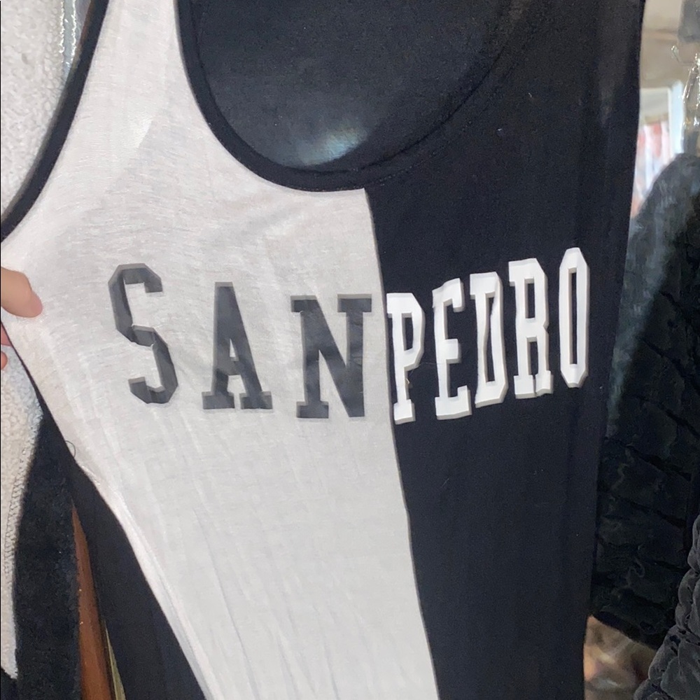 Women’s black and white slitted dress Popular Sports